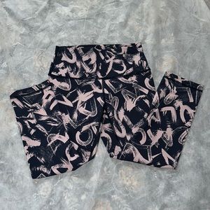 LULULEMON • Cropped Leggings